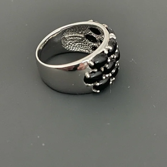 Sterling Silver Black Onyx ring - Picture 2 of 3